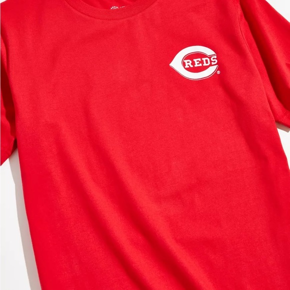 New🌟Urban Outfitters-New Cincinnati Reds MLB Fish Tee - Picture 2 of 5